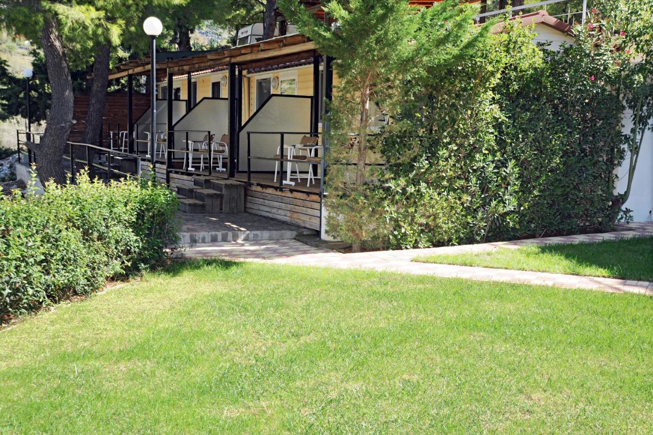 Chrissa Camping Rooms & Bungalows Delfi Esterno foto