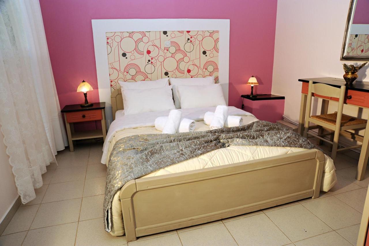 Chrissa Camping Rooms & Bungalows Delfi Esterno foto
