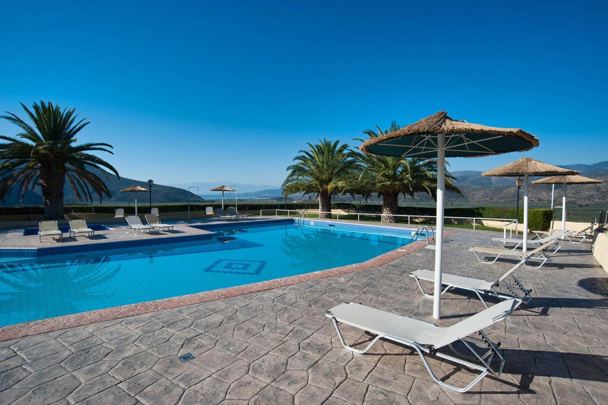 Chrissa Camping Rooms & Bungalows Delfi Esterno foto