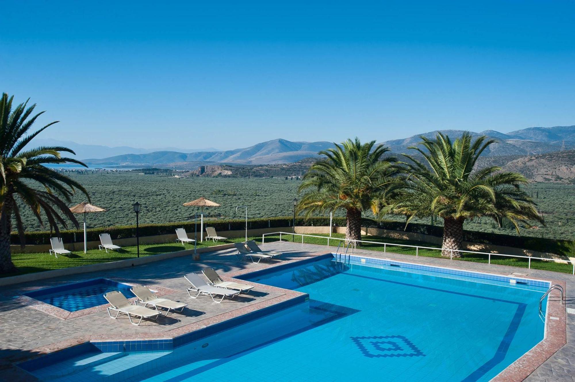 Chrissa Camping Rooms & Bungalows Delfi Esterno foto