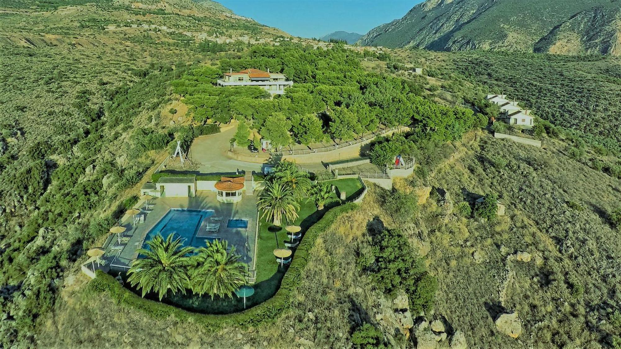 Chrissa Camping Rooms & Bungalows Delfi Esterno foto