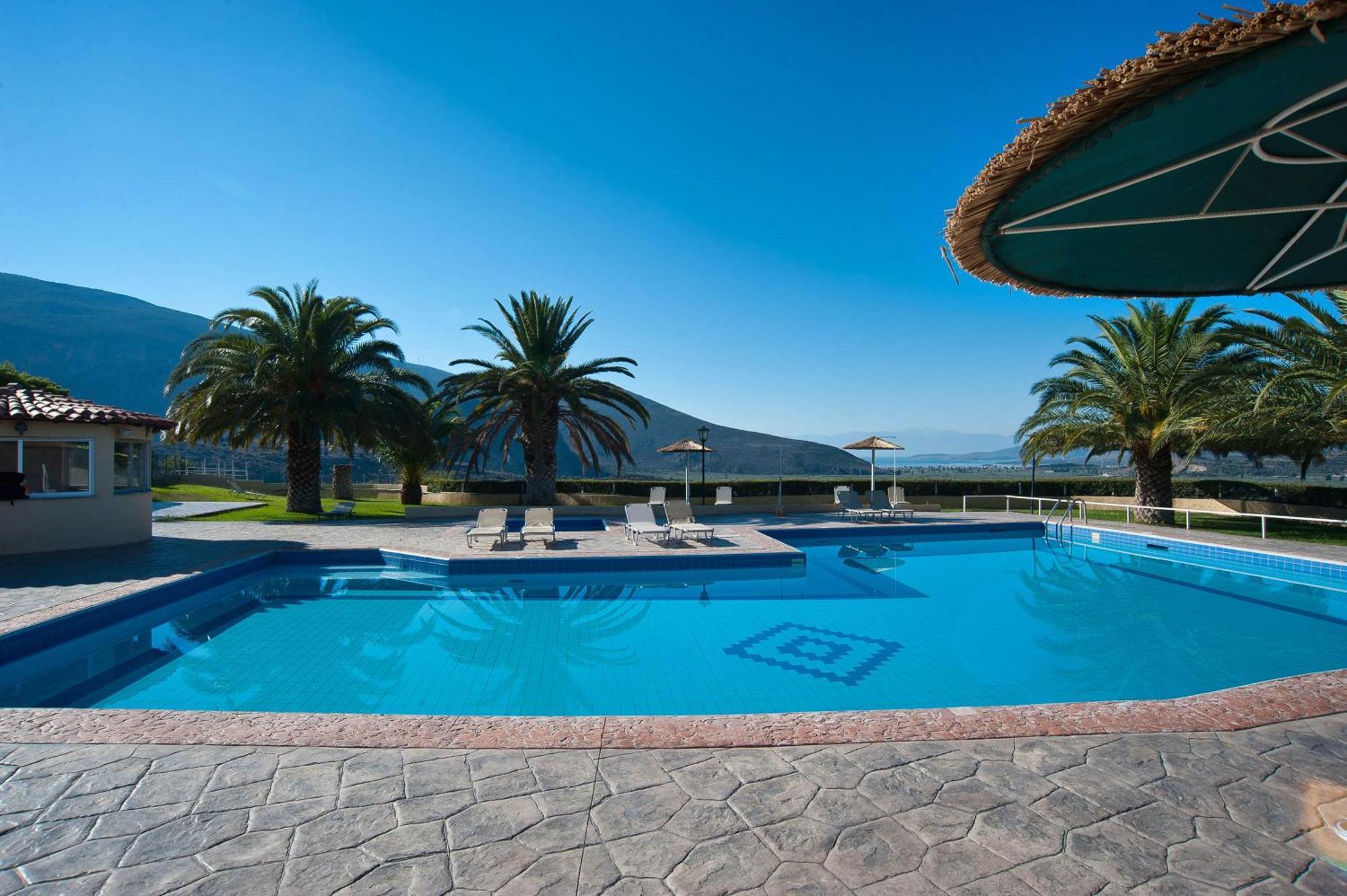 Chrissa Camping Rooms & Bungalows Delfi Esterno foto