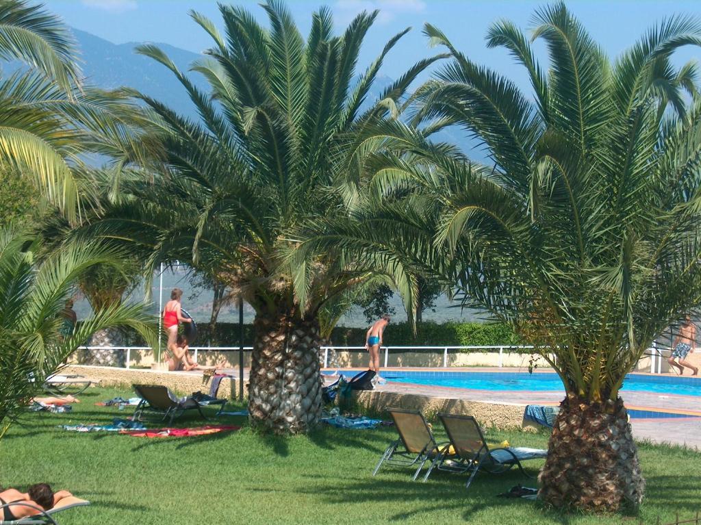 Chrissa Camping Rooms & Bungalows Delfi Esterno foto